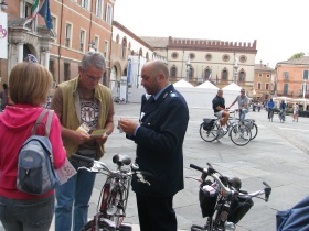 foto campagna targatura bici settembre 2012