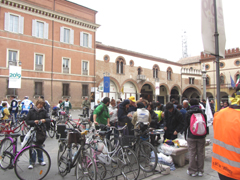 foto sciame di biciclette 2012