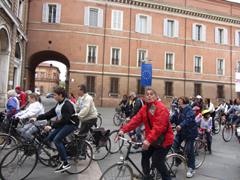 foto sciame di biciclette 2012