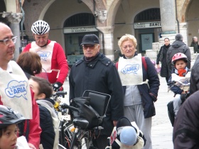 foto sciame di biciclette 2013