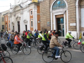 foto sciame di biciclette 2013