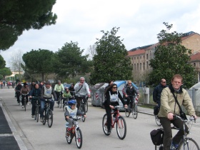 foto sciame di biciclette 2013