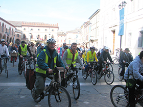 foto sciame di biciclette 2014